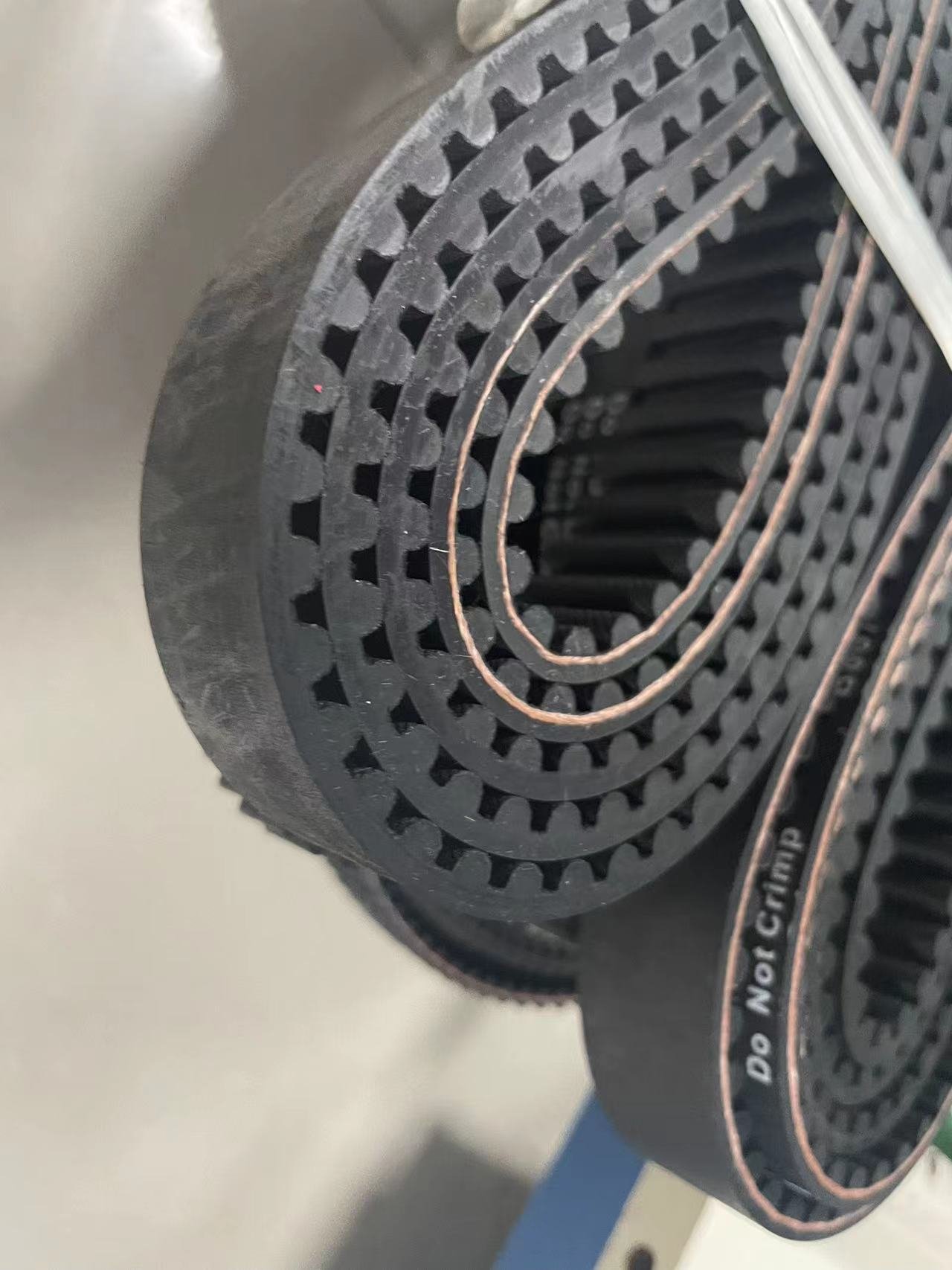 同步帶打孔精度對設(shè)備性能的影響
