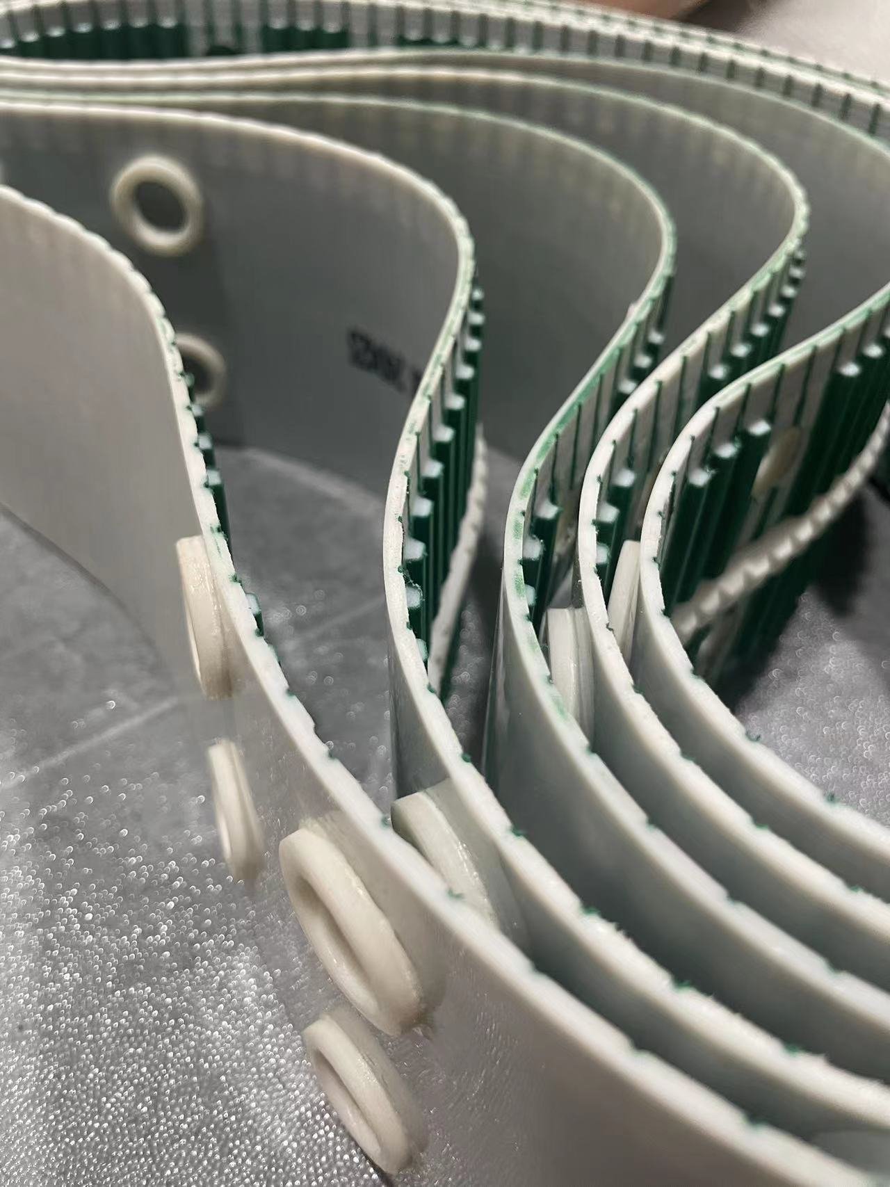 PU同步帶在橡膠與塑料機(jī)械中的傳動效率